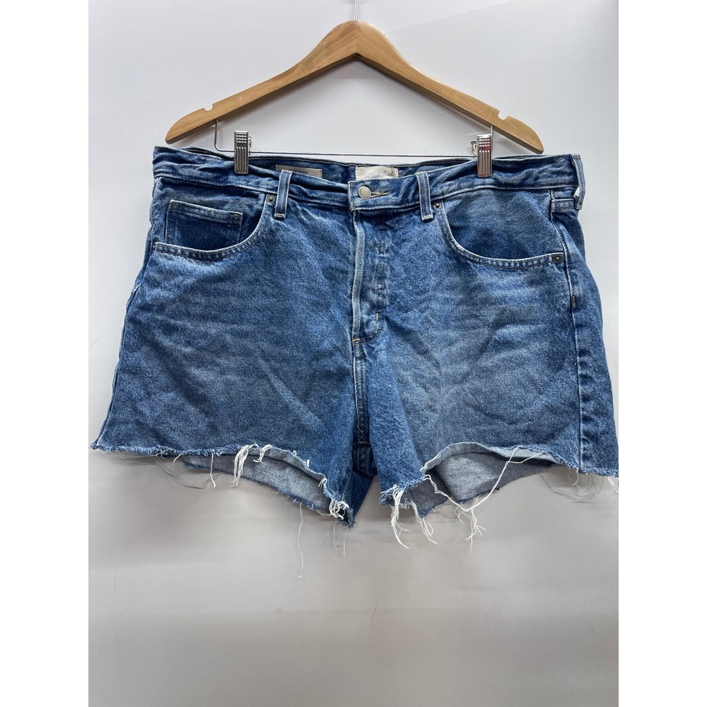Universal Thread Womens Mid-Rise 90s Baggy Denim Cut Off Shorts Blue Size 14/R